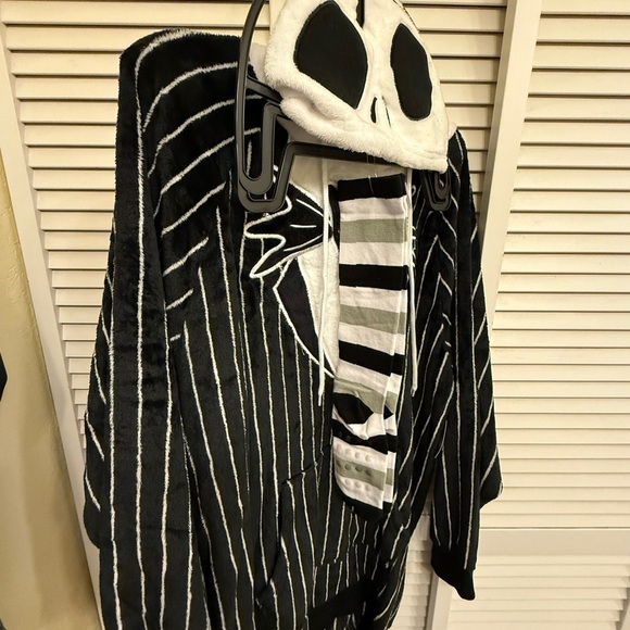 Disney Jack Skellington Nightmare before Christmas Pajama Set Socks NEW Sz 8/10 - Picture 12 of 14